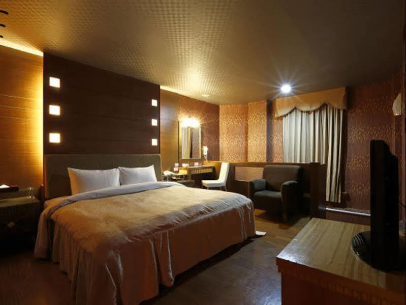 Hua Xiang Motel - Da Chang Kaohsiung Exterior foto